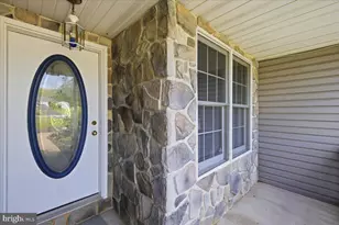 166 Regency Ln, Brodheadsville, PA 18322 - Photo 6