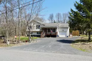 199 Magic Mountain Rd, Henryville, PA 18332 - Photo 2