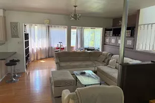 7639 Lake Shore Dr, Pocono Lake, PA 18347 - Photo 12