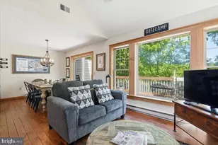 344 Hemlock Ln, Tannersville, PA 18372 - Photo 2