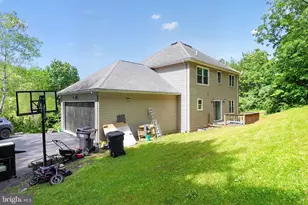 316 Reagan Dr, East Stroudsburg, PA 18301 - Photo 4