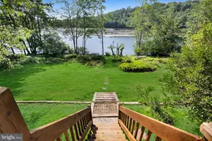 237 Eastshore Dr, East Stroudsburg, PA 18301 - Photo 28