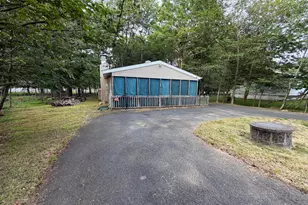 1841 Shadyside Dr, Tobyhanna, PA 18466 - Photo 2