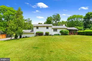 407 Colonial Dr, Stroudsburg, PA 18360 - Photo 4