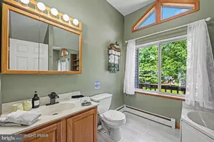 211 Nadine Blvd, Pocono Summit, PA 18346 - Photo 32