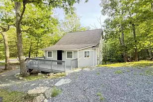 117 Clifton Dr, Bushkill, PA 18324 - Photo 2