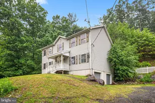 313 Lower Lakeview Dr, East Stroudsburg, PA 18302 - Photo 2
