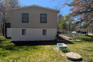 1514 Clover Rd, Long Pond, PA 18334 - Photo 4