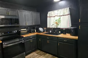 8111 Coco Dr, Pocono Summit, PA 18346 - Photo 16