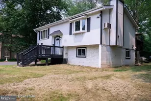 8111 Coco Dr, Pocono Summit, PA 18346 - Photo 2
