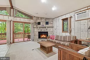 701 Watercrest Ave, Effort, PA 18330 - Photo 4