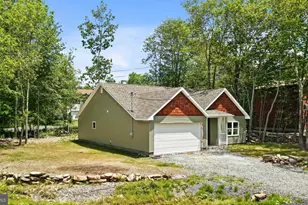 3111 Briarwood Dr, Tobyhanna, PA 18466 - Photo 2