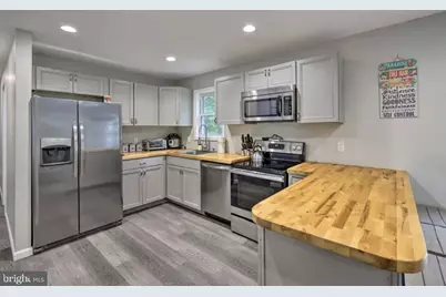 327 Country Place Drive, Tobyhanna, PA 18466 - Photo 8