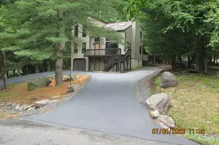 207 Somerset Dr, East Stroudsburg, PA 18301 - Photo 1