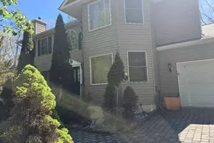 519 Norman Ct, East Stroudsburg, PA 18302 - Photo 2