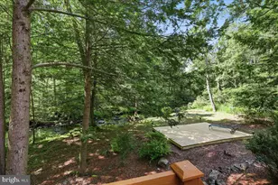 2208 Hillcrest Dr, Pocono Pines, PA 18350 - Photo 2