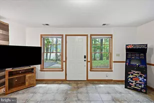 460 Spruce Dr, Tannersville, PA 18372 - Photo 6