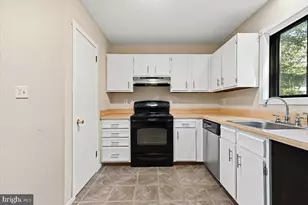 126 Cross Country Ln, Tannersville, PA 18372 - Photo 18