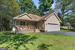 120 Woodbury Dr, Blakeslee, PA 18610 - Photo 2