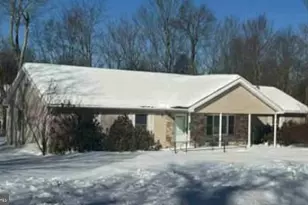 115 Blackfoot Ln, Tobyhanna, PA 18466 - Photo 1