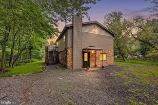 389 Clearview Dr, Long Pond, PA 18334 - Photo 4