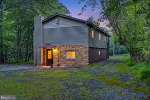 389 Clearview Dr, Long Pond, PA 18334 - Photo 2