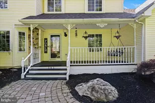 161 Acorn Ln, Stroudsburg, PA 18360 - Photo 2
