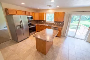 814 Clearview Dr, Long Pond, PA 18334 - Photo 6