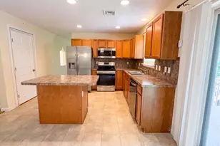 814 Clearview Dr, Long Pond, PA 18334 - Photo 2