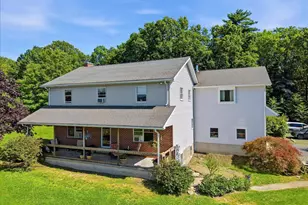 163 Mulberry Ln, Stroudsburg, PA 18360 - Photo 2