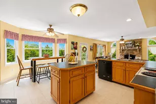4006 Crest View Dr, Stroudsburg, PA 18360 - Photo 10