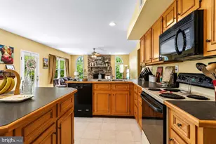 4006 Crest View Dr, Stroudsburg, PA 18360 - Photo 12