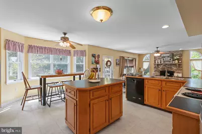 4006 Crest View Drive, Stroudsburg, PA 18360 - Photo 10