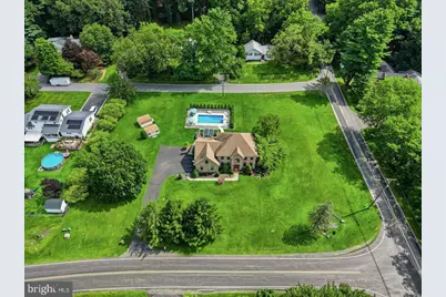 5401 Shelbrooke Drive, Stroudsburg, PA 18360 - Photo 2