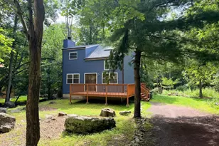 362 Somerset Dr, East Stroudsburg, PA 18301 - Photo 2