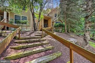 147 Pine Ct, Tannersville, PA 18372 - Photo 1
