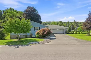200 Huston Ave, Stroudsburg, PA 18360 - Photo 2