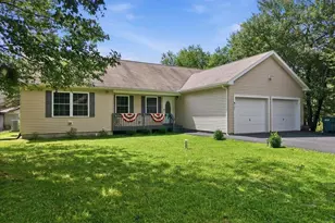 3106 Briarwood Dr, Tobyhanna, PA 18466 - Photo 2