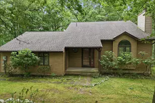408 Long View Dr, Stroudsburg, PA 18360 - Photo 2