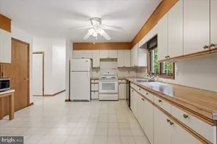 408 Long View Dr, Stroudsburg, PA 18360 - Photo 22
