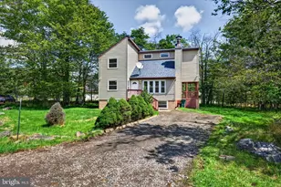 1894 Pinecrest Ct, Tobyhanna, PA 18466 - Photo 4