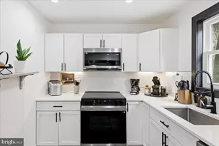 5121 Eagle Pl, Pocono Summit, PA 18346 - Photo 10