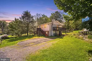 2260 Whippoorwill Dr, Tobyhanna, PA 18466 - Photo 1