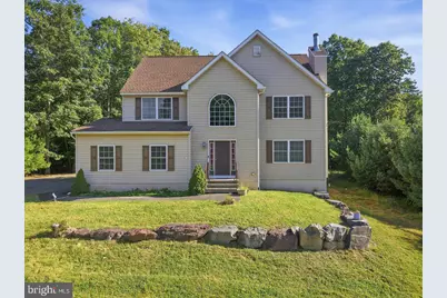 302 Lees Run Circle, East Stroudsburg, PA 18302 - Photo 2