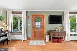 1317 Coolbaugh St, Stroudsburg, PA 18360 - Photo 6