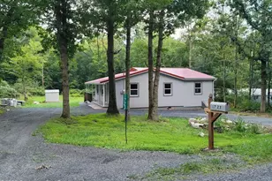 1723 Bluegrass Ln, Effort, PA 18330 - Photo 1