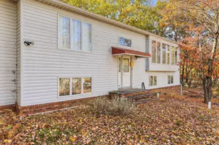 1353 Allegheny Dr, Blakeslee, PA 18610 - Photo 2