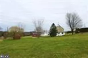 723 Fir Dr, Walnutport, PA 18088 - Photo 4