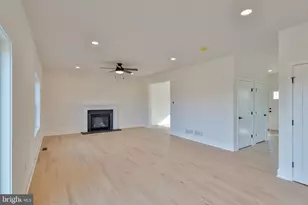 936 Emerald Valley Ln, Bangor, PA 18013 - Photo 16