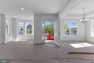 868 Veneto Ct, Easton, PA 18040 - Photo 4